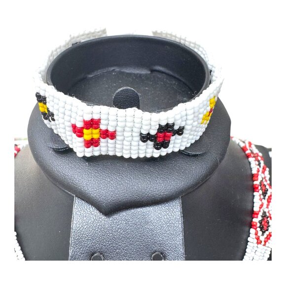 Lot 5 Handcrafted Native American Beaded Jewelry Necklace Bracelets Choker READ - Picture 5 of 12